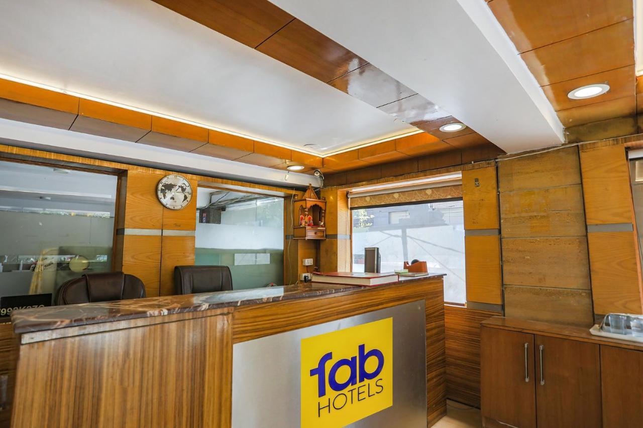 Fabhotel Trio Continental Patel Nagar Nueva Delhi Exterior foto
