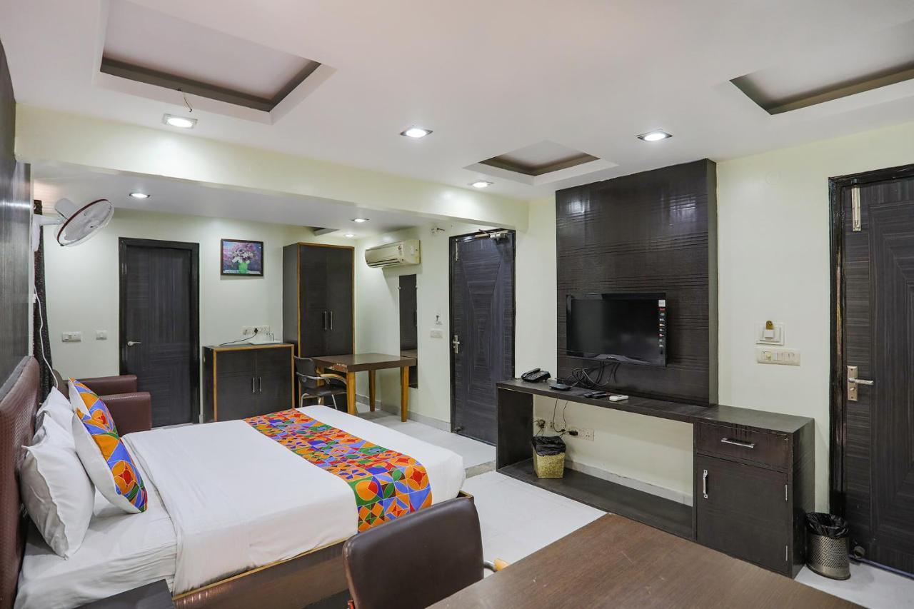 Fabhotel Trio Continental Patel Nagar Nueva Delhi Exterior foto