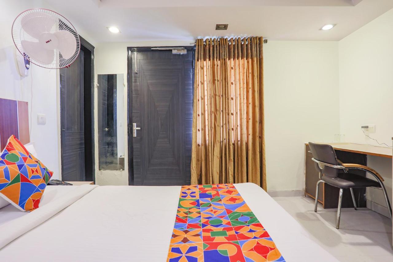 Fabhotel Trio Continental Patel Nagar Nueva Delhi Exterior foto